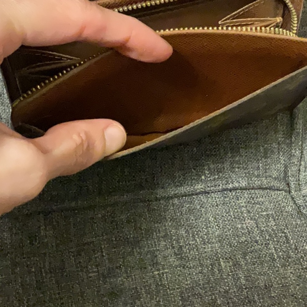 Louis Vuitton Leather Wallet With COA - Picture 12 of 16